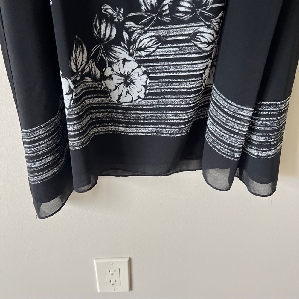 Max Studio Sleeveless Black/White Floral Chiffon Flowy Dress Size Small - Picture 6 of 10